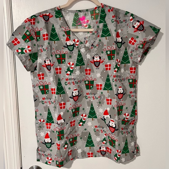 Like new scrub top - Picture 1 of 3